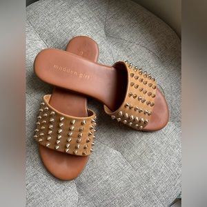 Steve Madden Studded  Sandals 👡
